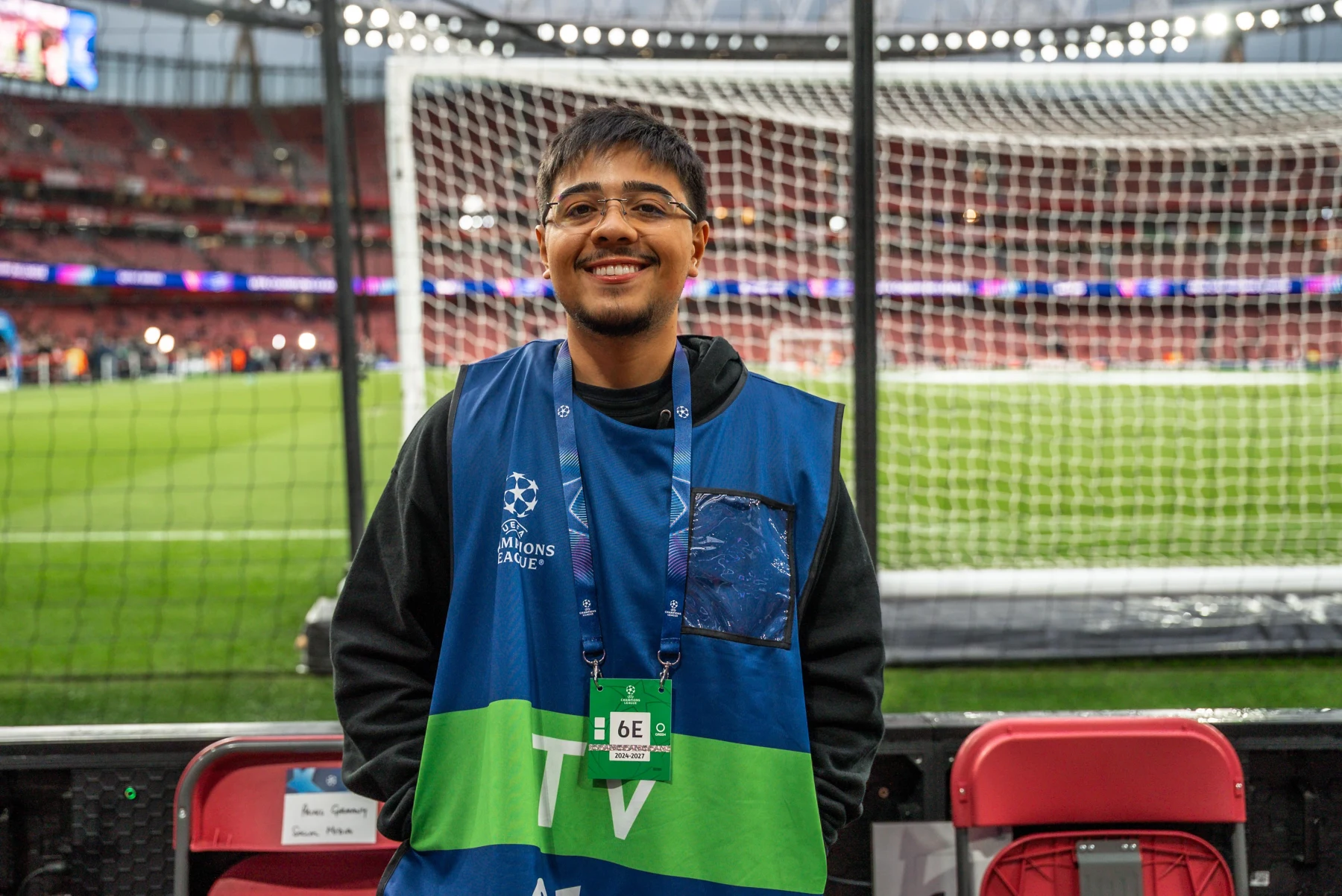 Eu, Vini Vainer, durante uma cobertura da Champions League